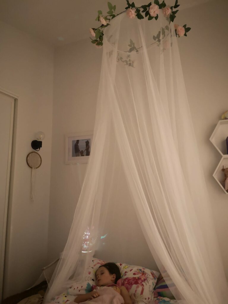 Unicorn bedroom night